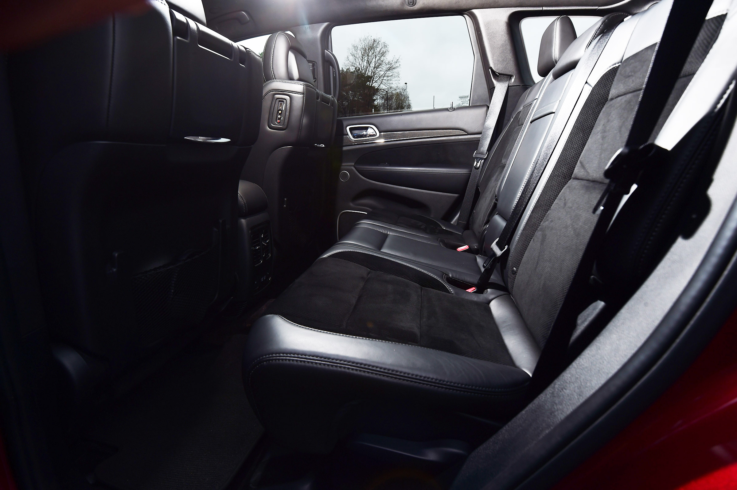 Jeep Grand Cherokee Trackhawk - rear seats