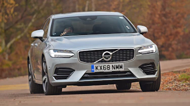 Volvo S90 T8 - front cornering