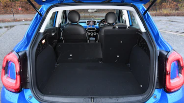 fiat 500x boot
