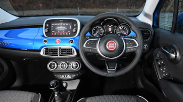 fiat 500x interior