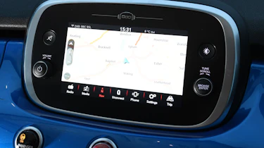 fiat 500x infotainment