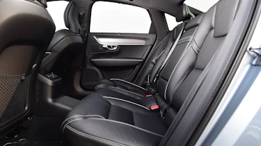 Volvo S90 T8 - rear seats