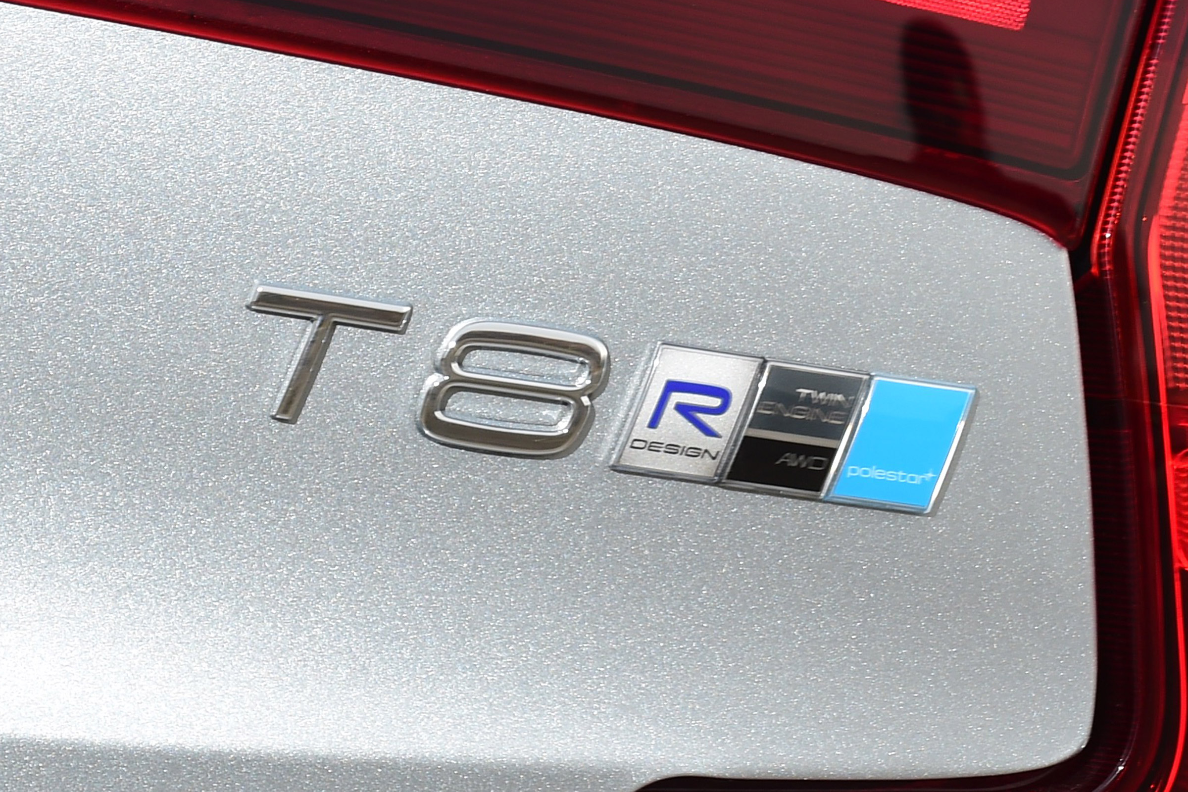 Volvo S90 T8 - T8 badge