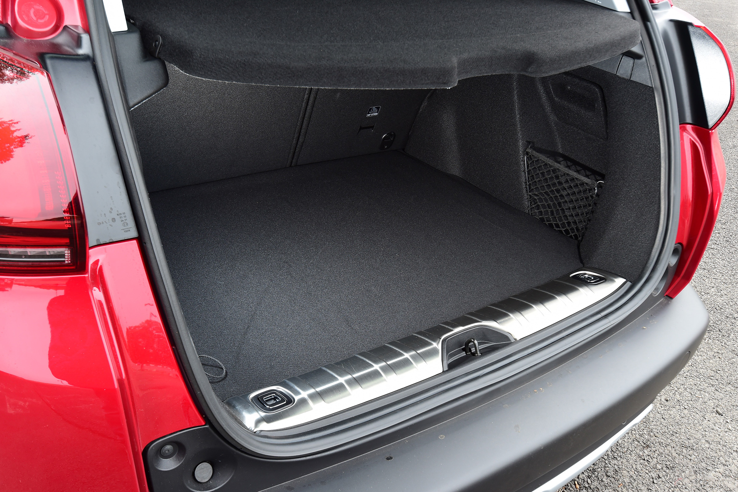 peugeot 2008 boot