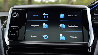 peugeot 2008 infotainment