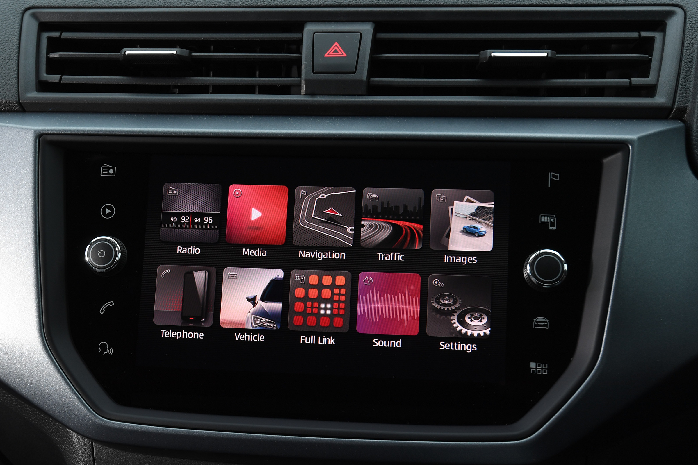 seat arona infotainment