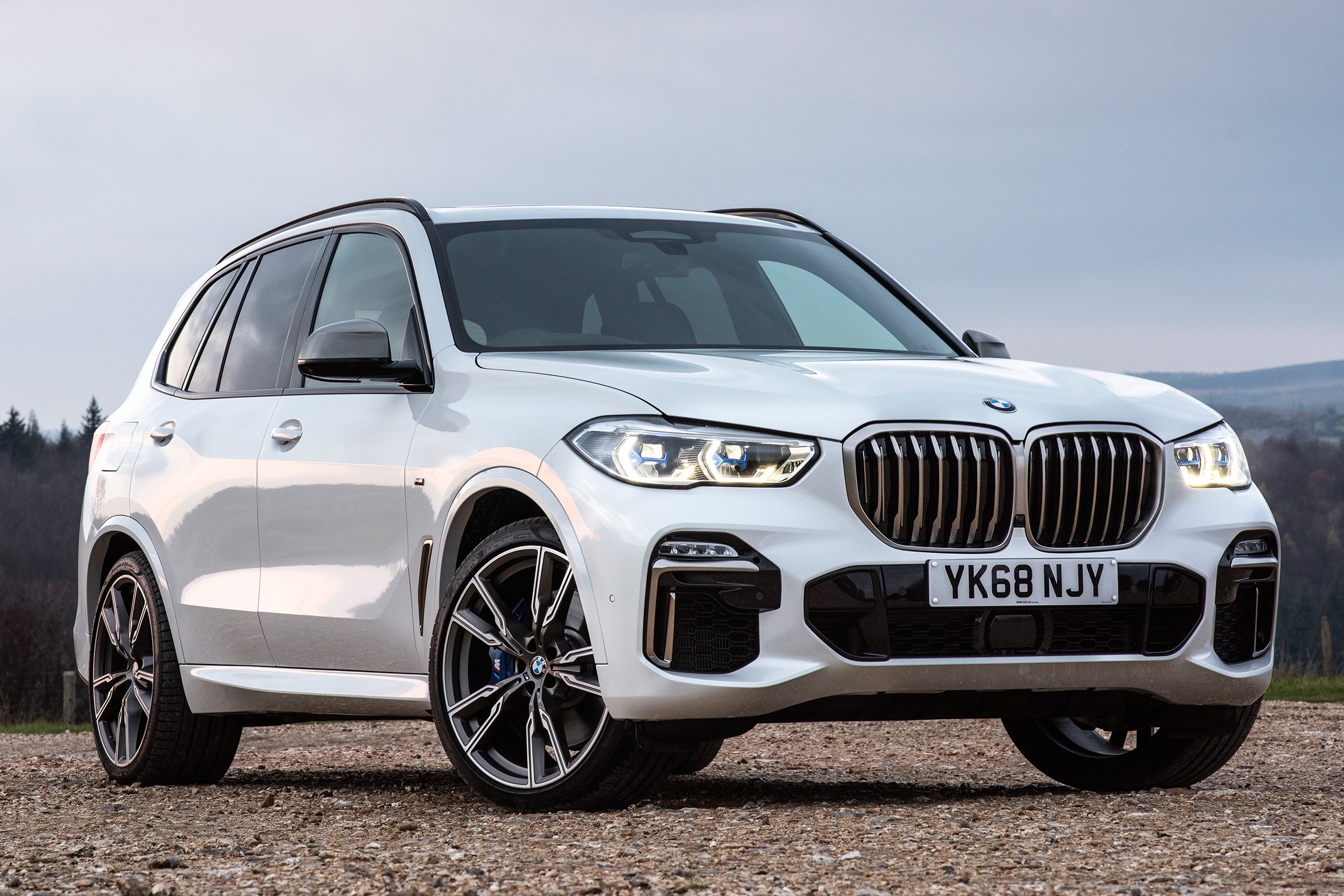 bmw x5 m50d static front