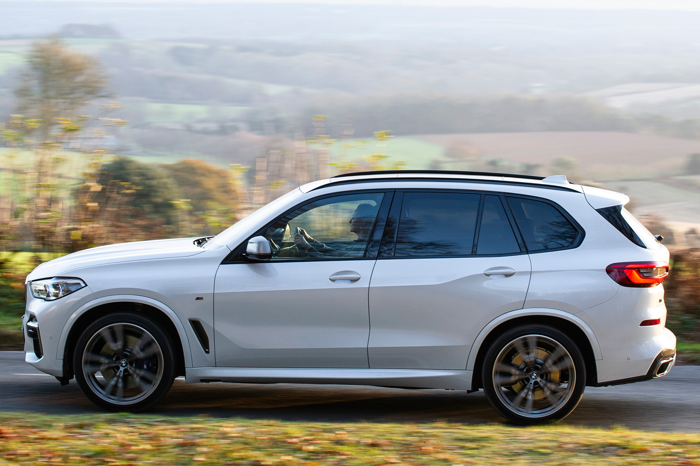 bmw x5 m50d side profile