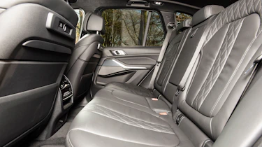 bmw x5 m50d rear seat legroom