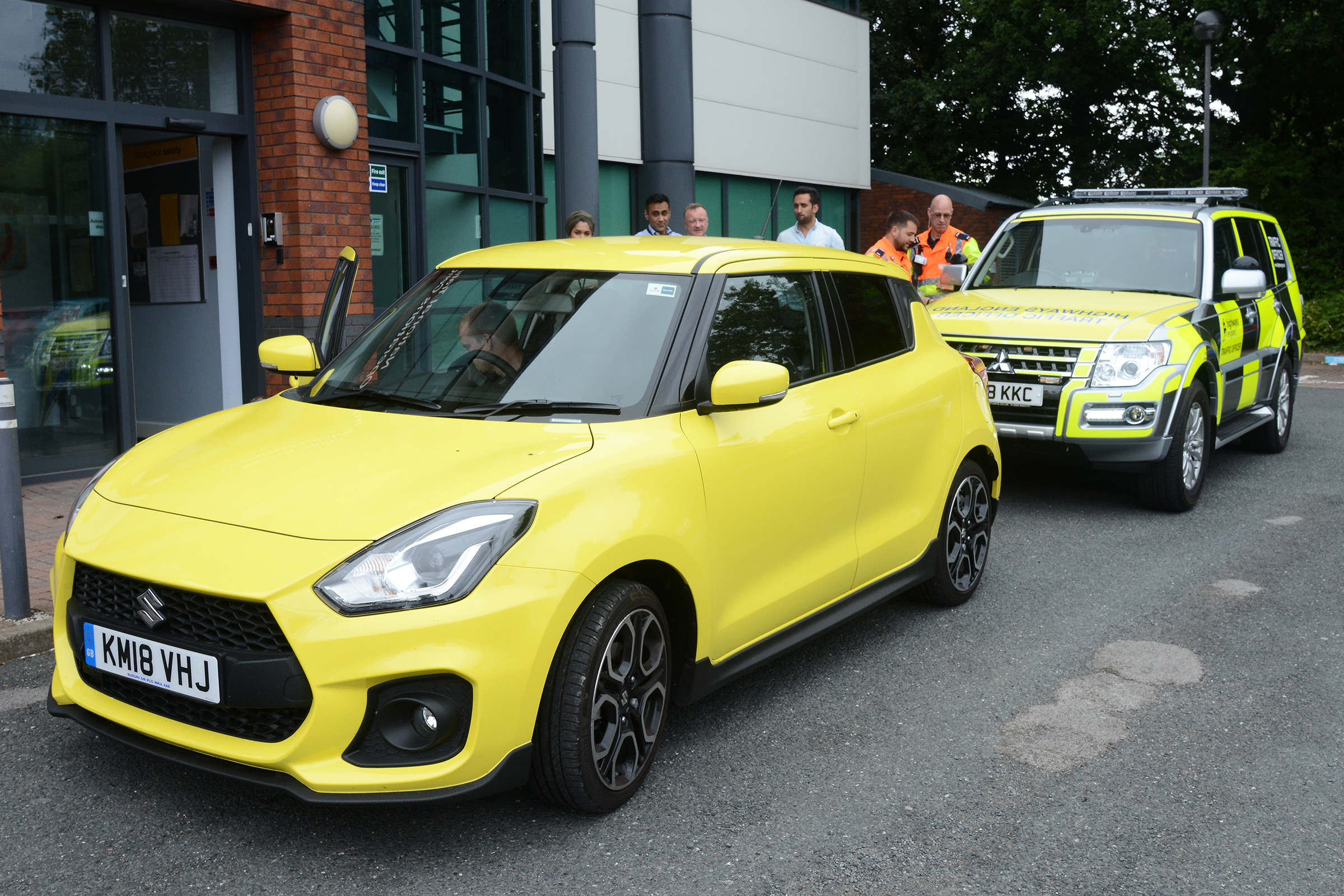tailgating feature suzuki swift sport mitsubishi shogun traffic officer