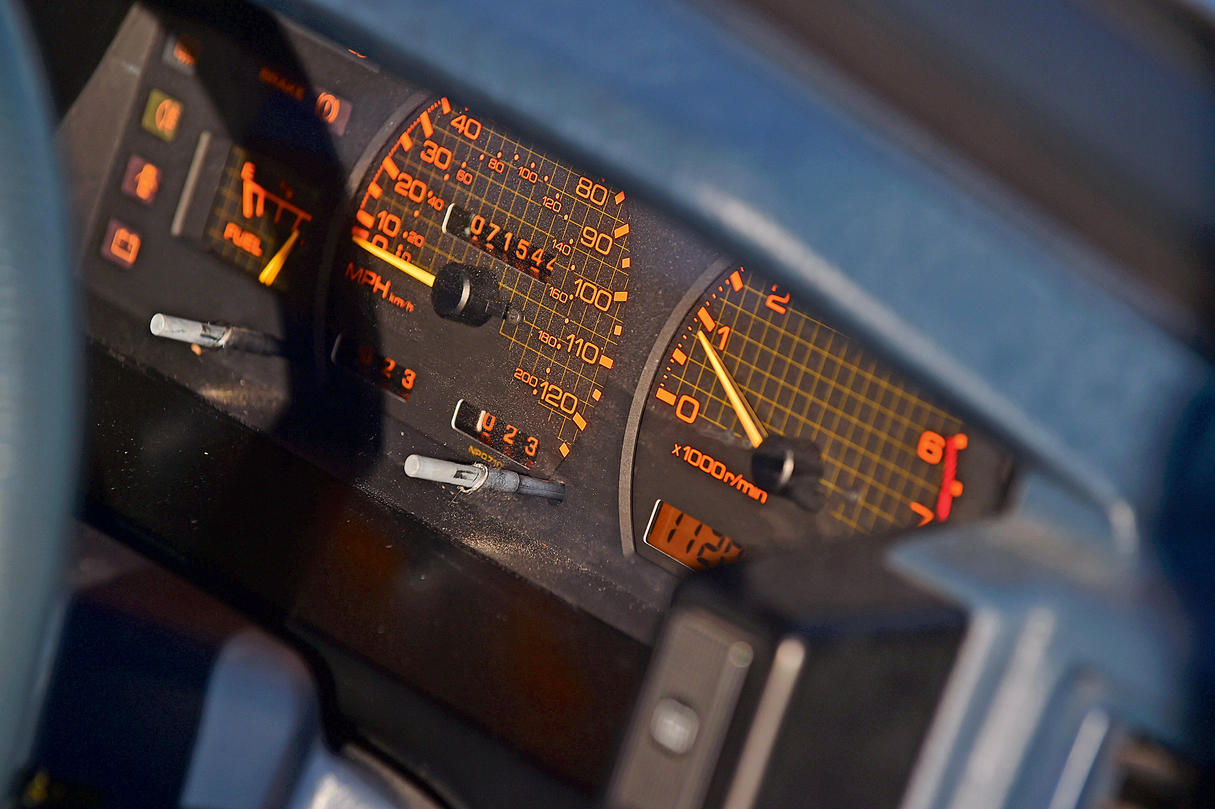 Nissan Bluebird - dials