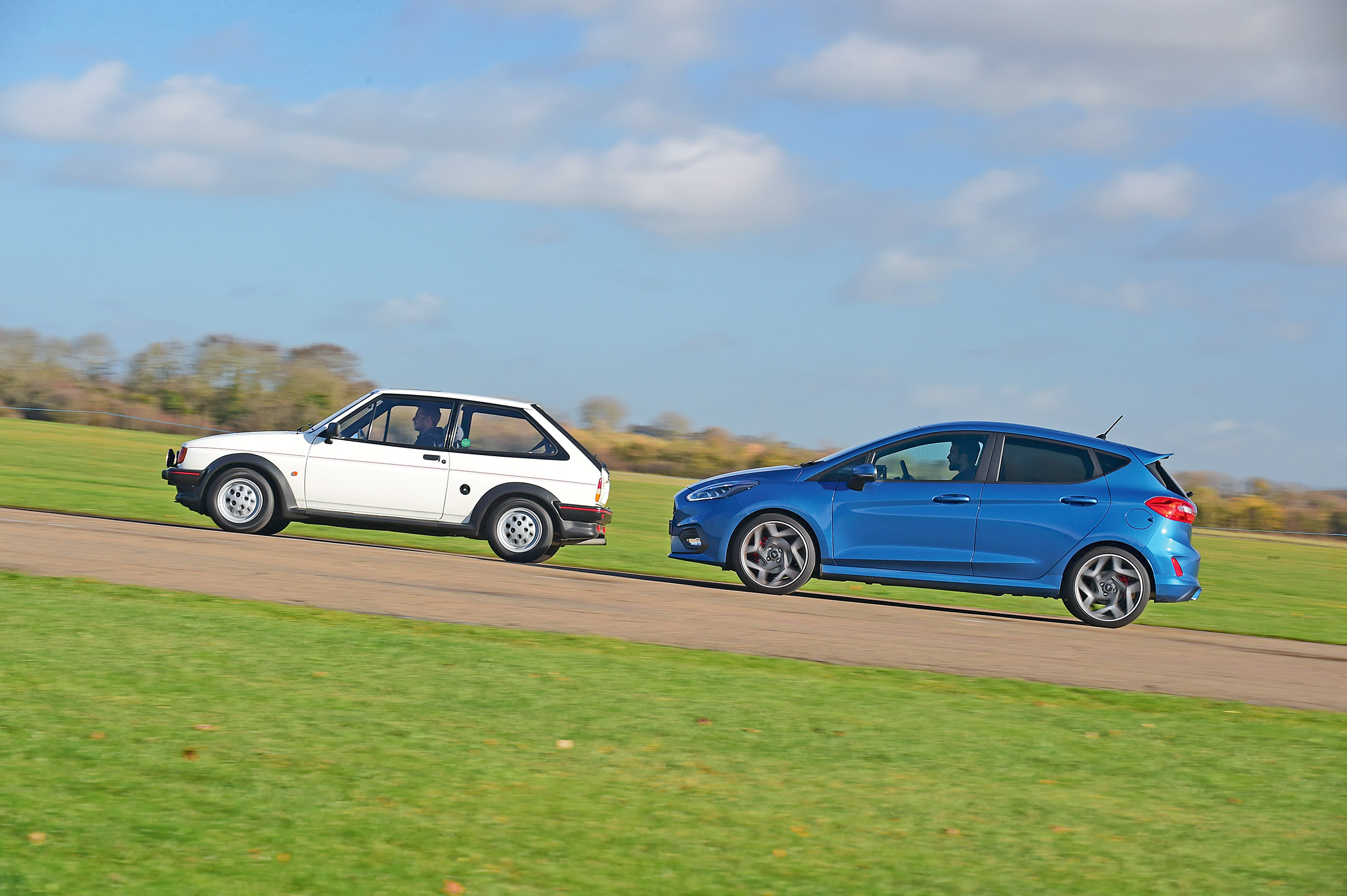 Ford Fiesta XR2 vs Ford Fiesta ST - side by side
