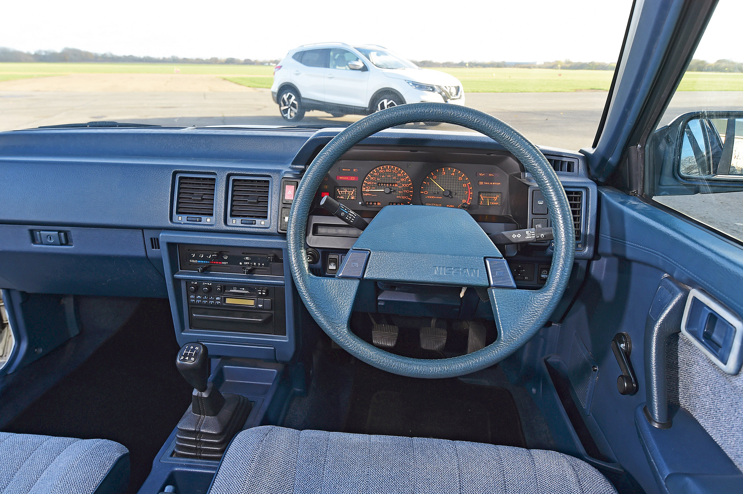 Nissan Bluebird - dash