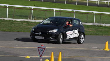 Kid Drivers - black corsa cornering