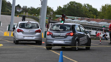 Kid Drivers - corsa traffic lights