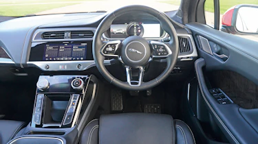 Jaguar I-Pace - dash