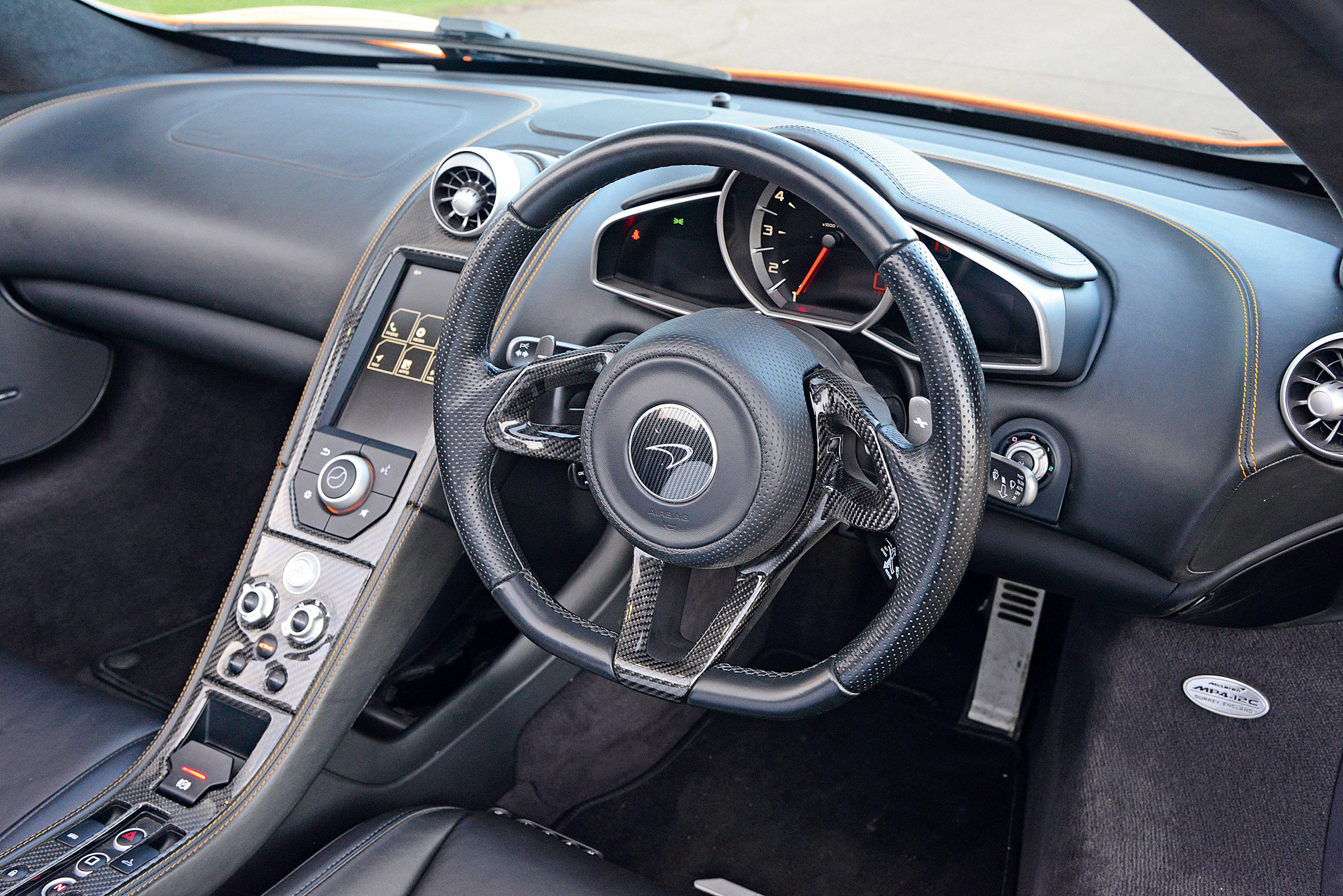 McLaren 12C Spider - dash