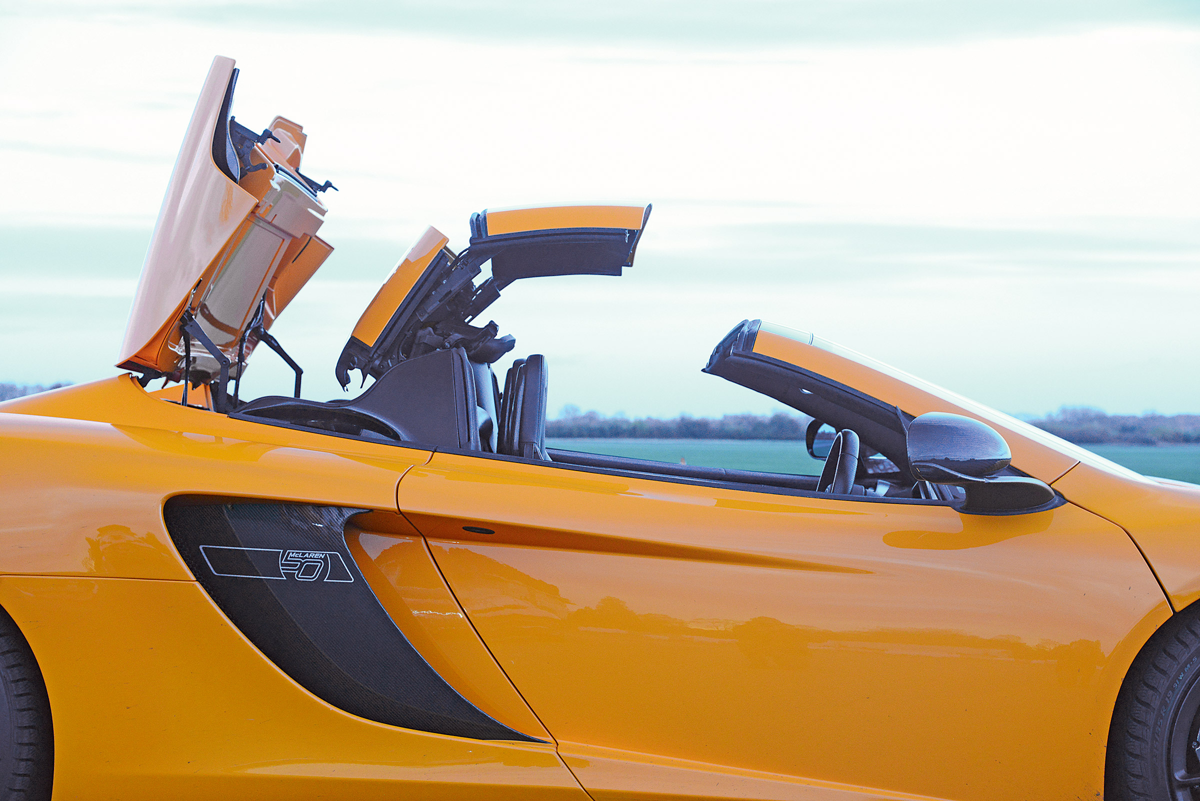 McLaren 12C Spider - roof