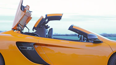 McLaren 12C Spider - roof