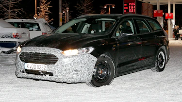 Ford Mondeo Hybrid Estate - spy 3/4