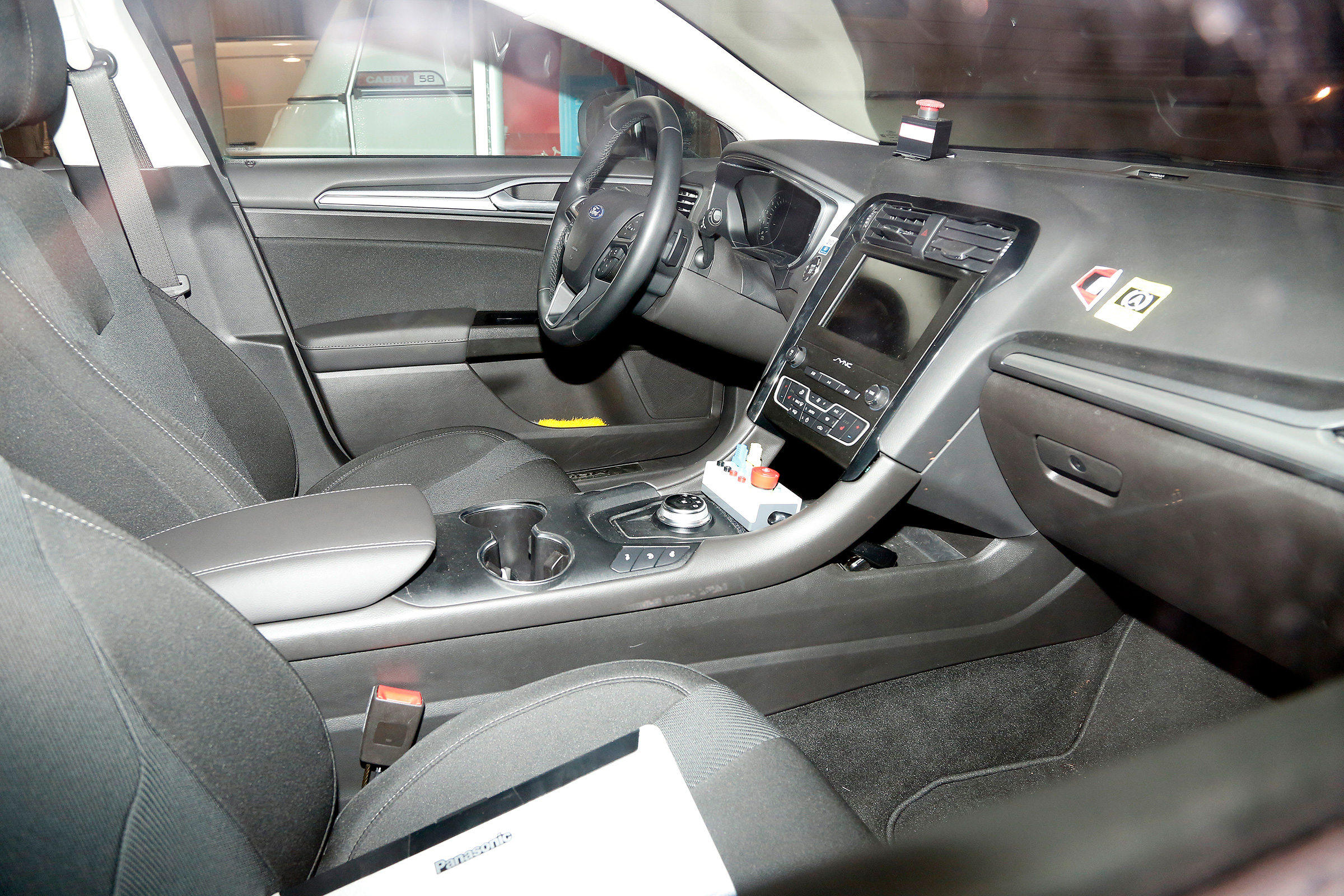 Ford Mondeo Hybrid Estate - spy interior
