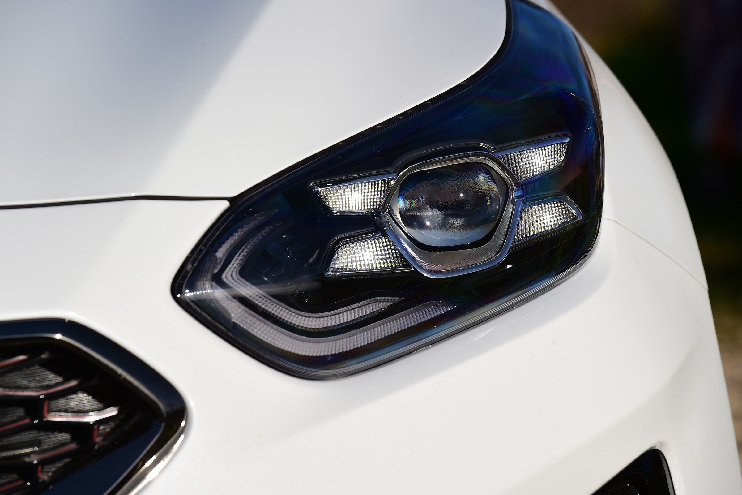 kia proceed gt prototype headlight