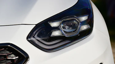 kia proceed gt prototype headlight