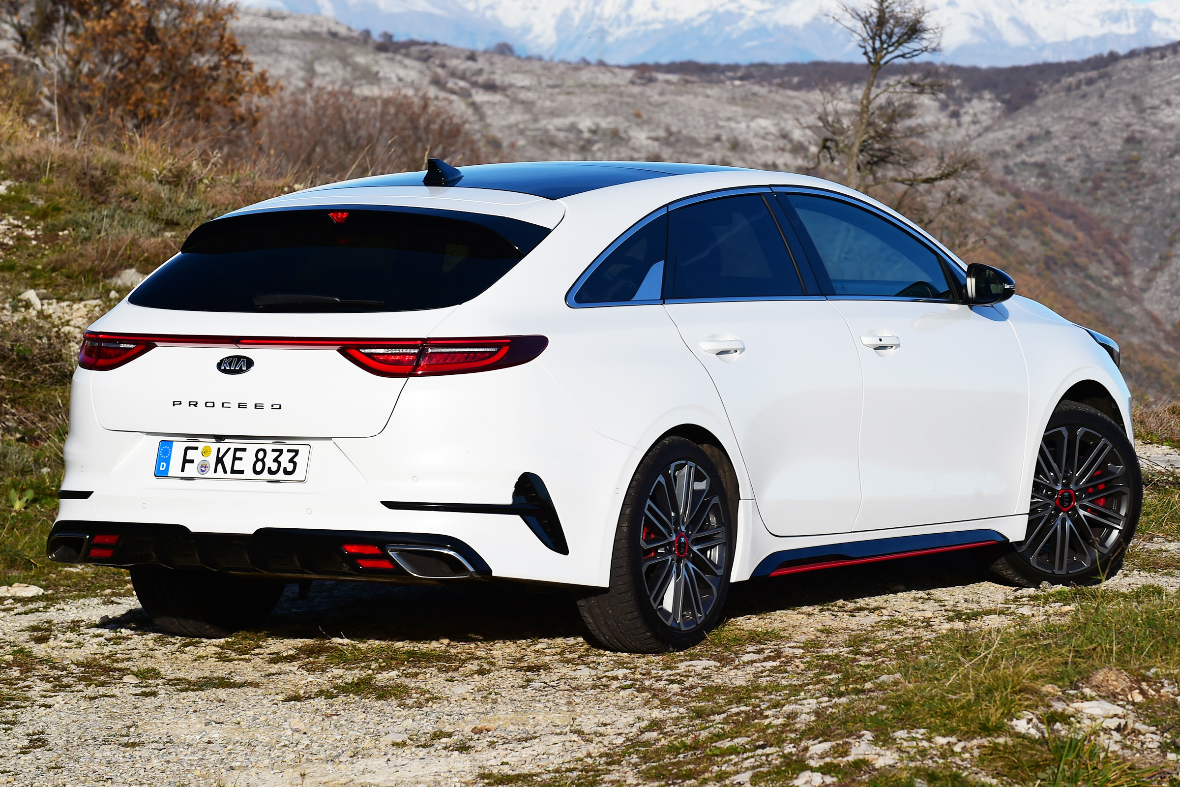kia proceed gt prototype static rear