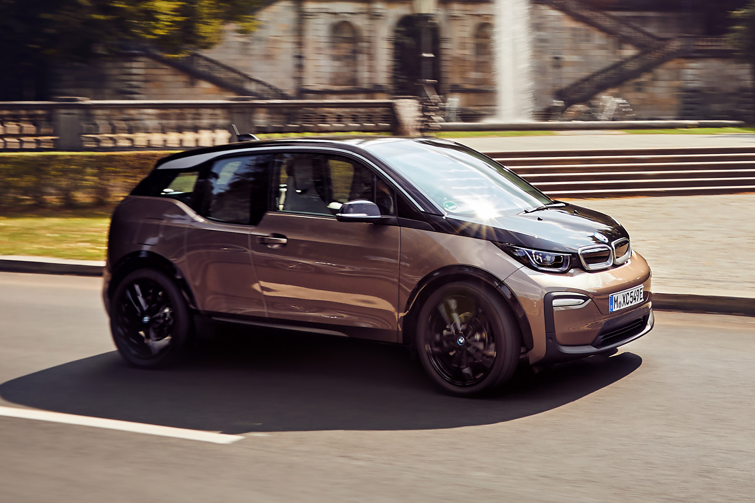 BMW i3 120Ah - front 3/4