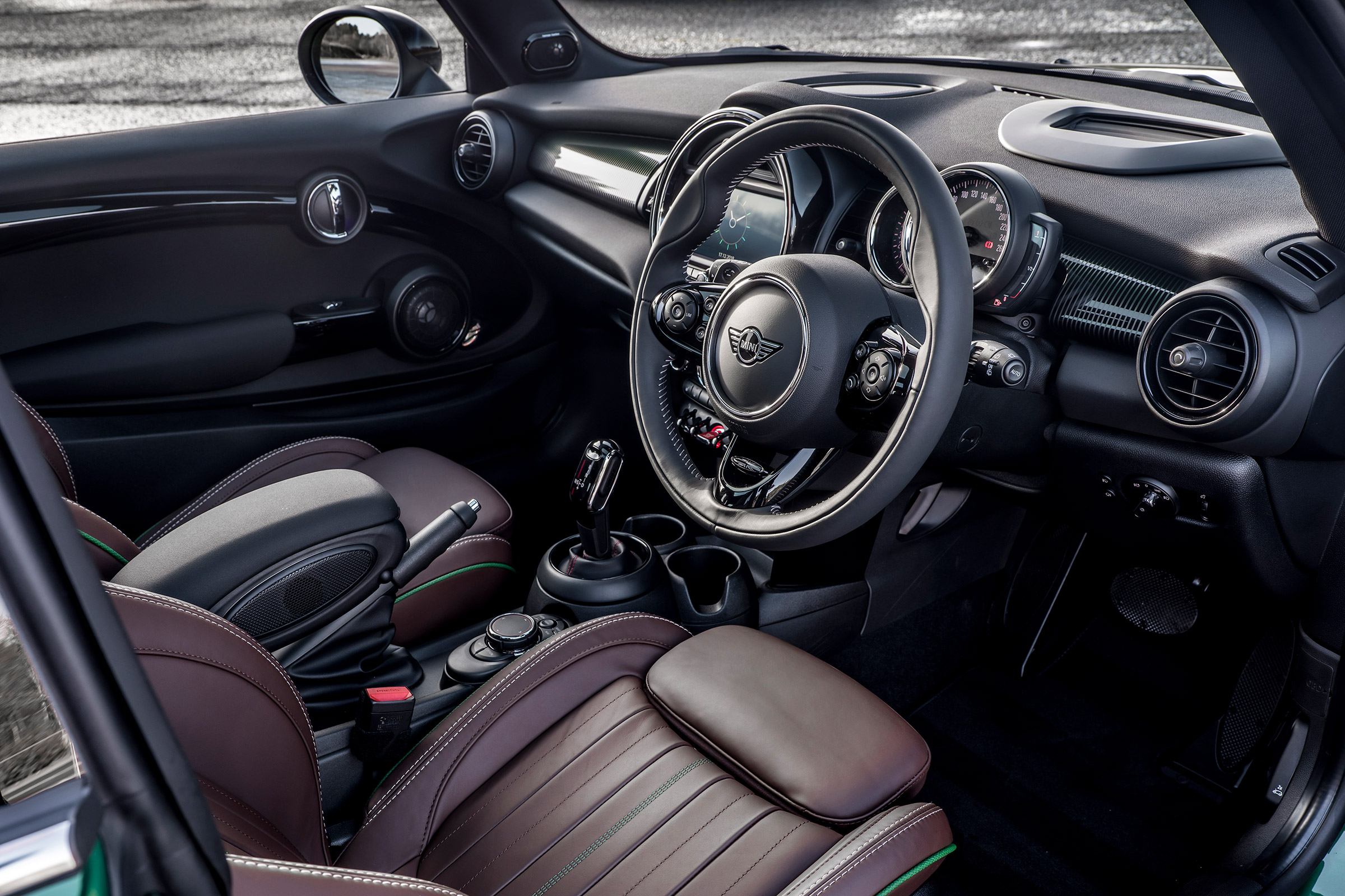MINI Cooper S 60 Years Edition - cabin