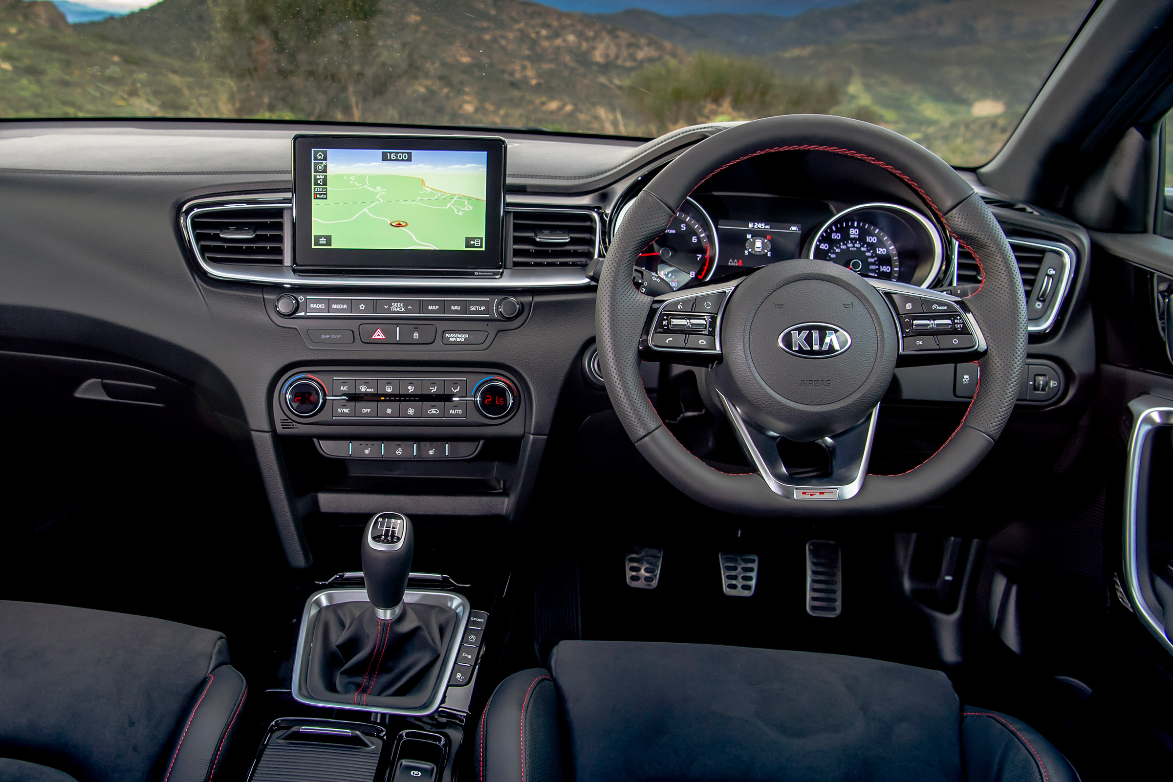 Kia Ceed GT - dash