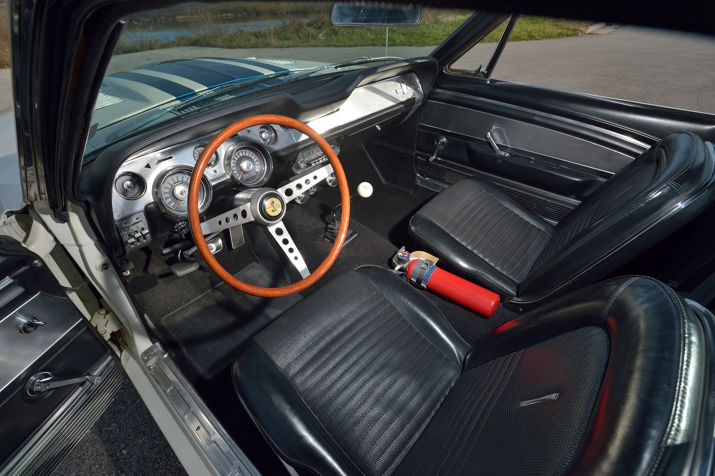 Ford Mustang Shelby GT500 Super Snake - interior