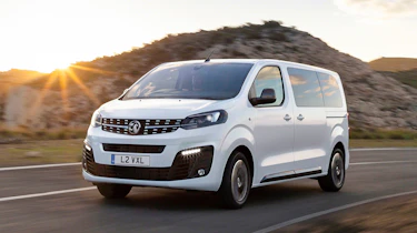 Vauxhall Vivaro Life - front action