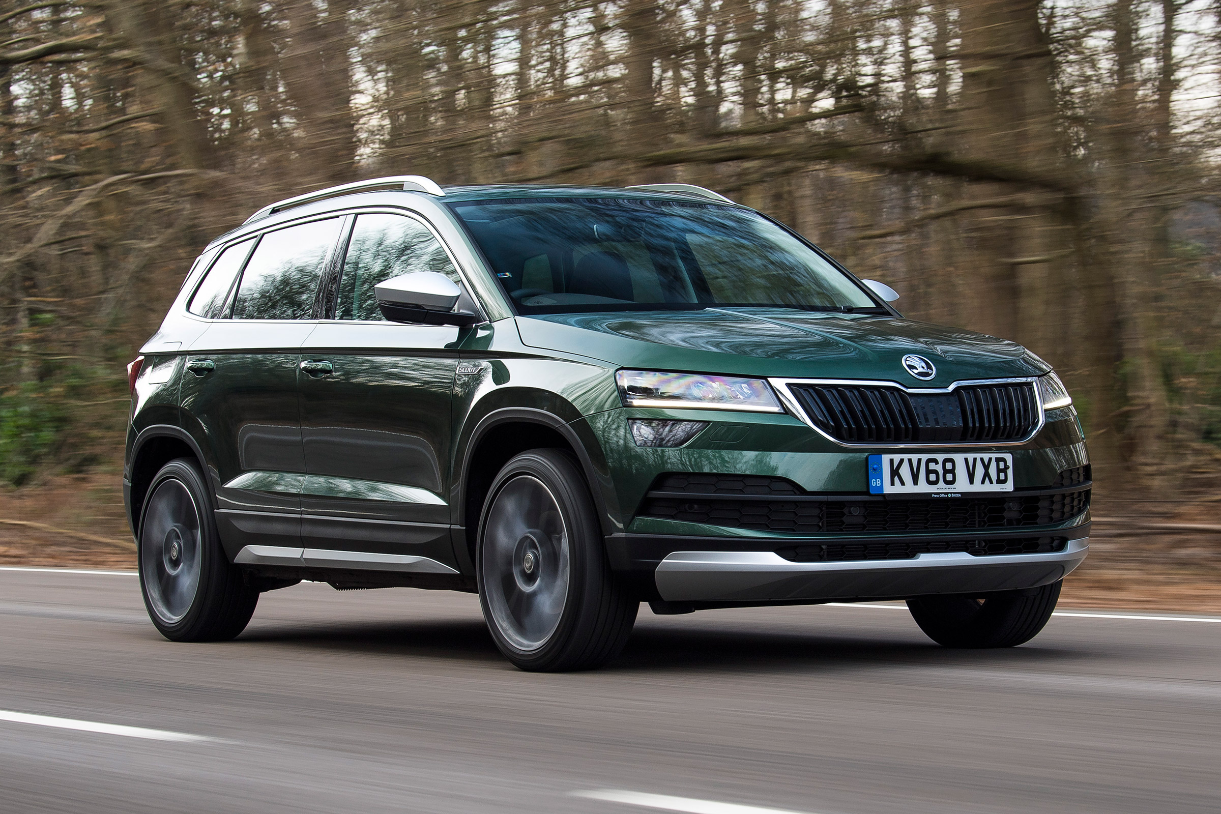 Skoda Karoq Scout - front tracking