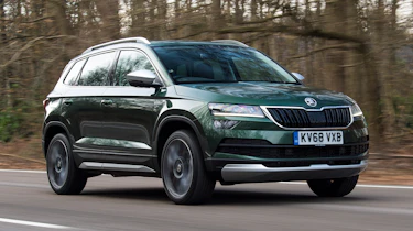 Skoda Karoq Scout - front tracking