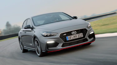 Hyundai i30 N Fastback - front cornering