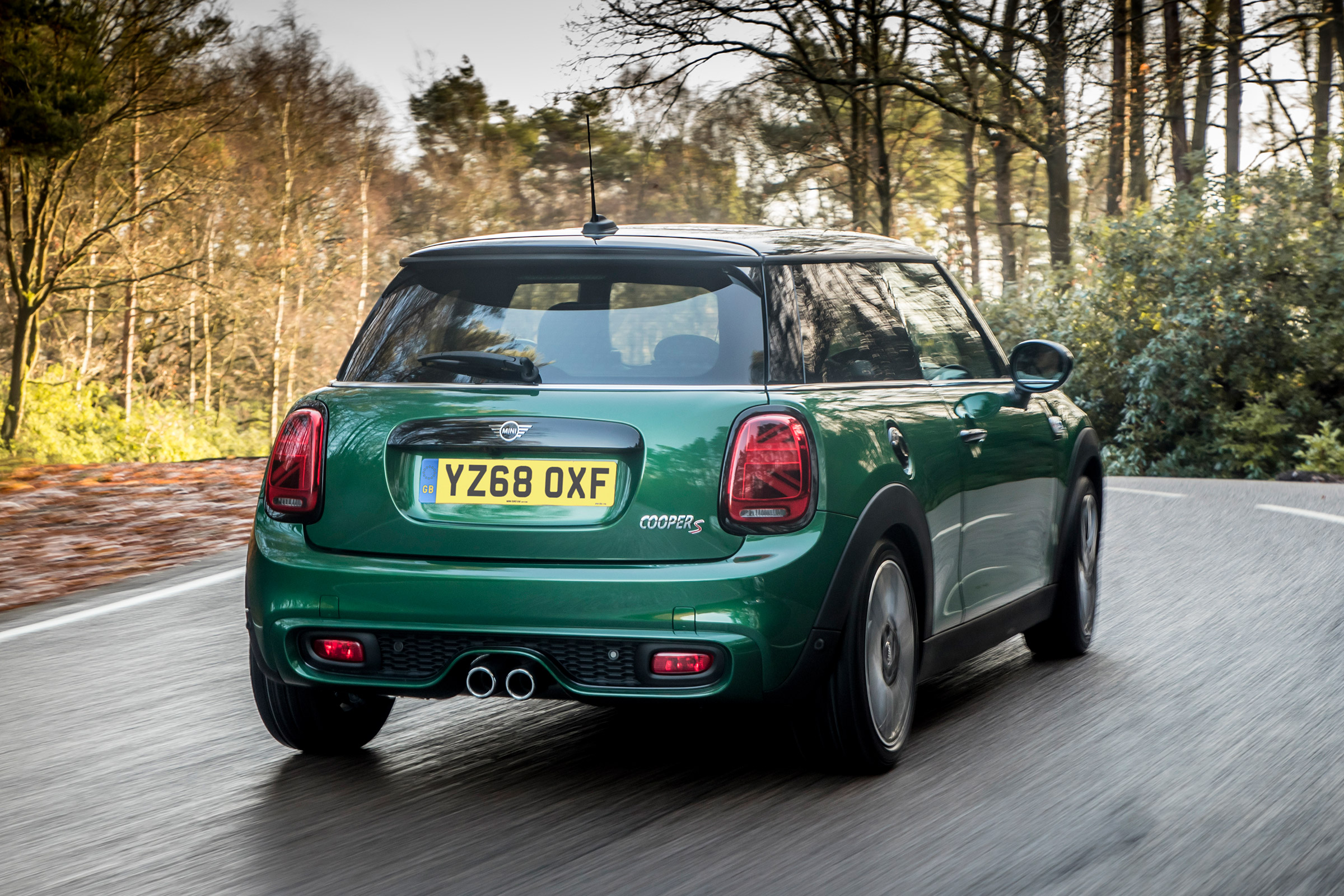 MINI Cooper S 60 Years Edition - rear action