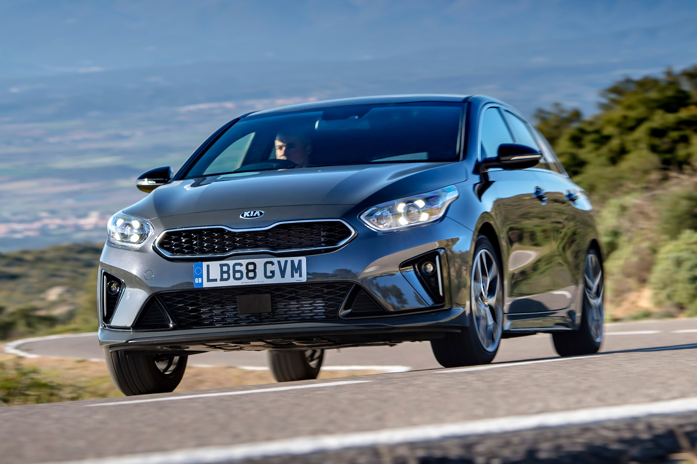 Kia Proceed - front cornering