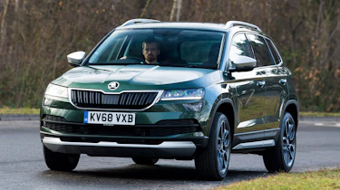 Skoda Karoq Scout - front action