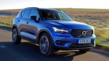 Volvo XC40 - front