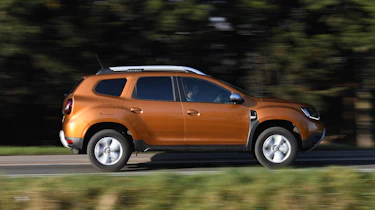 Dacia Duster - side