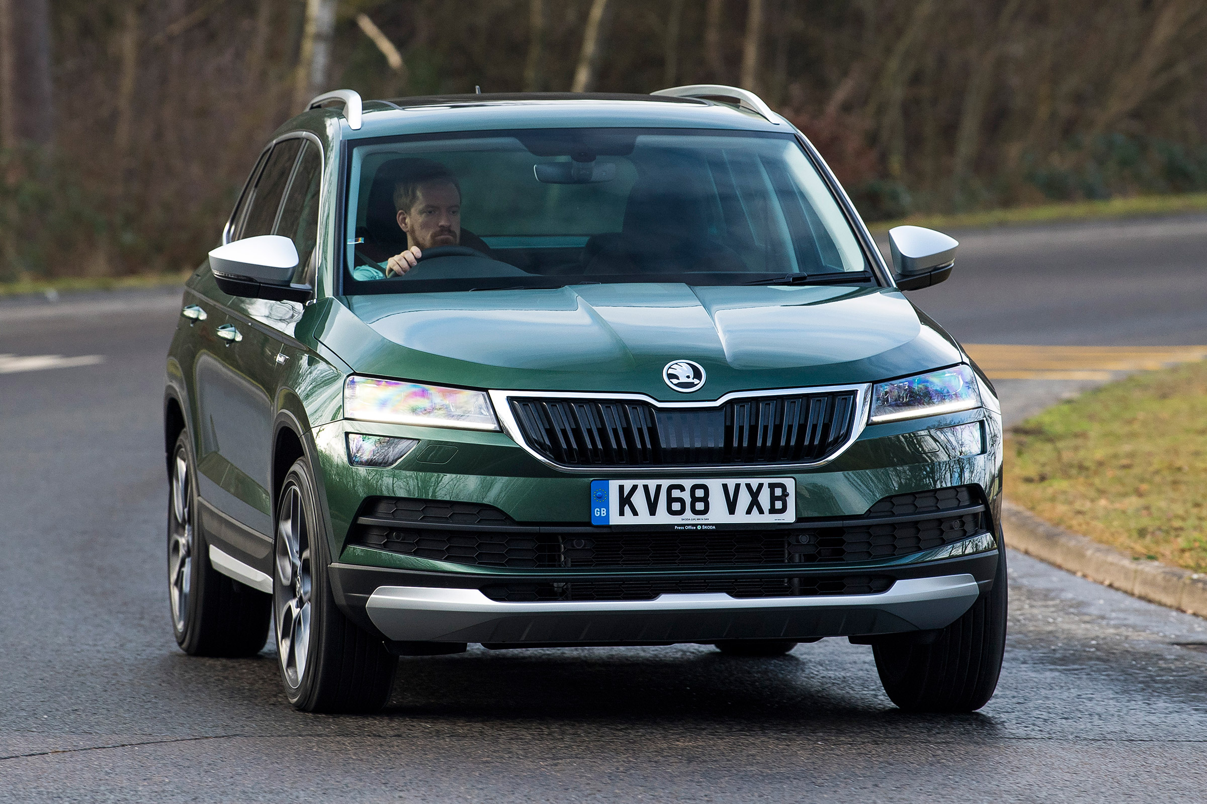 Skoda Karoq Scout - front cornering