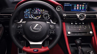 Lexus RC F Track Edition - dash