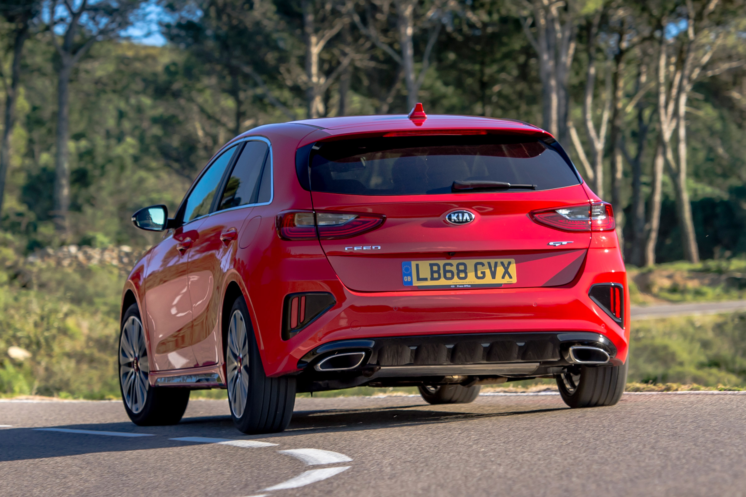 Kia Ceed GT - rear cornering