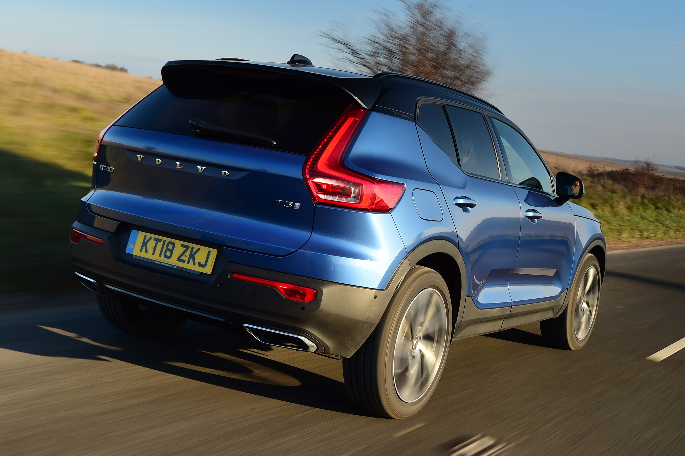 Volvo XC40 - rear