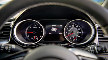 Kia Proceed - dials