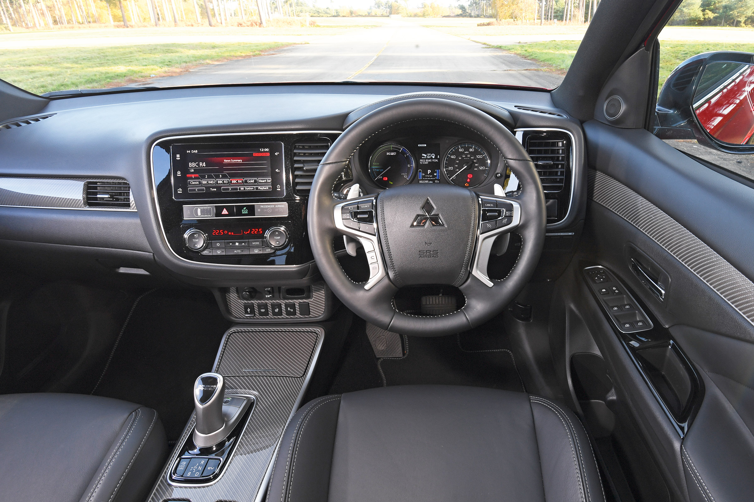 Mitsubishi Outlander PHEV - dash
