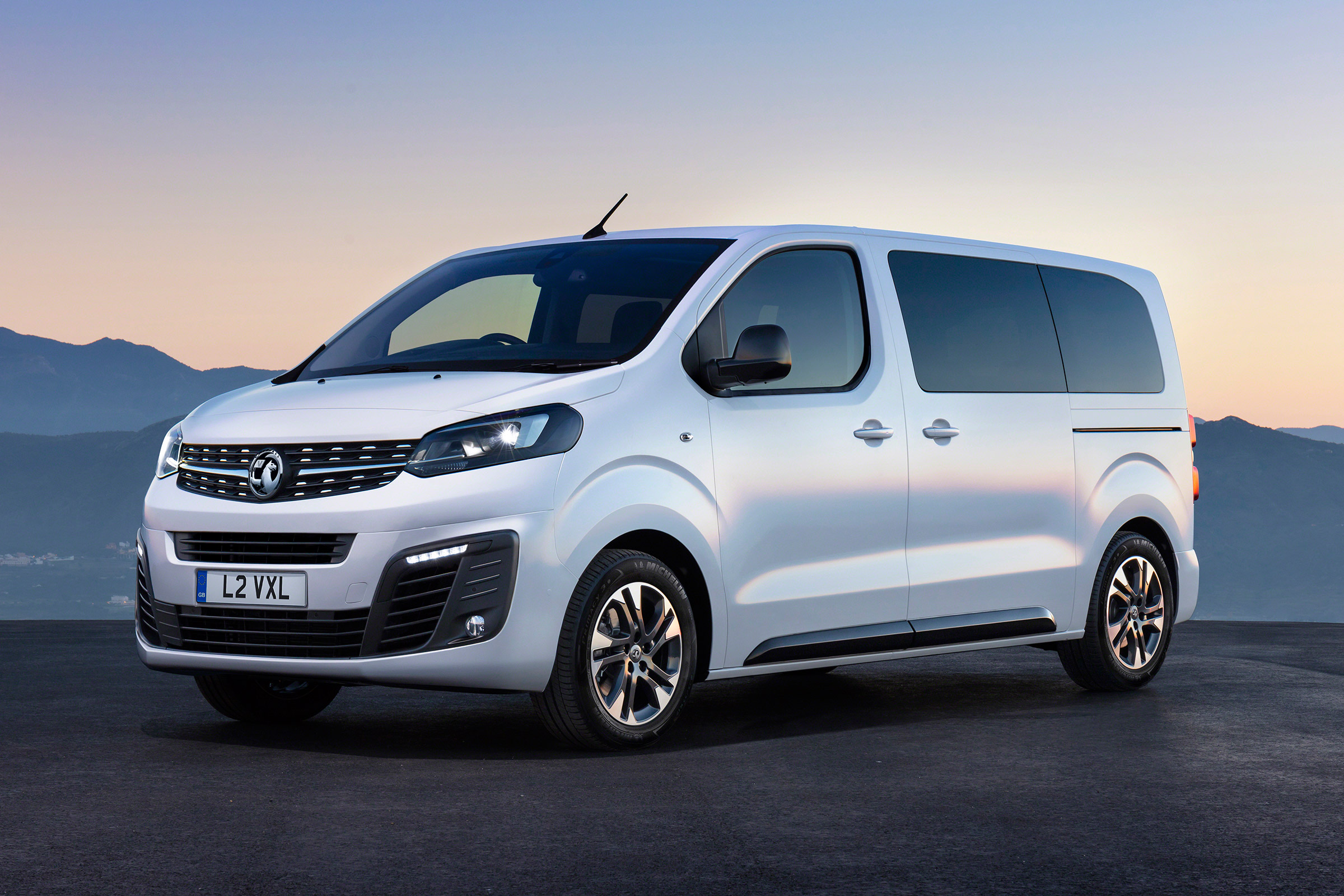 Vauxhall Vivaro Life - front static