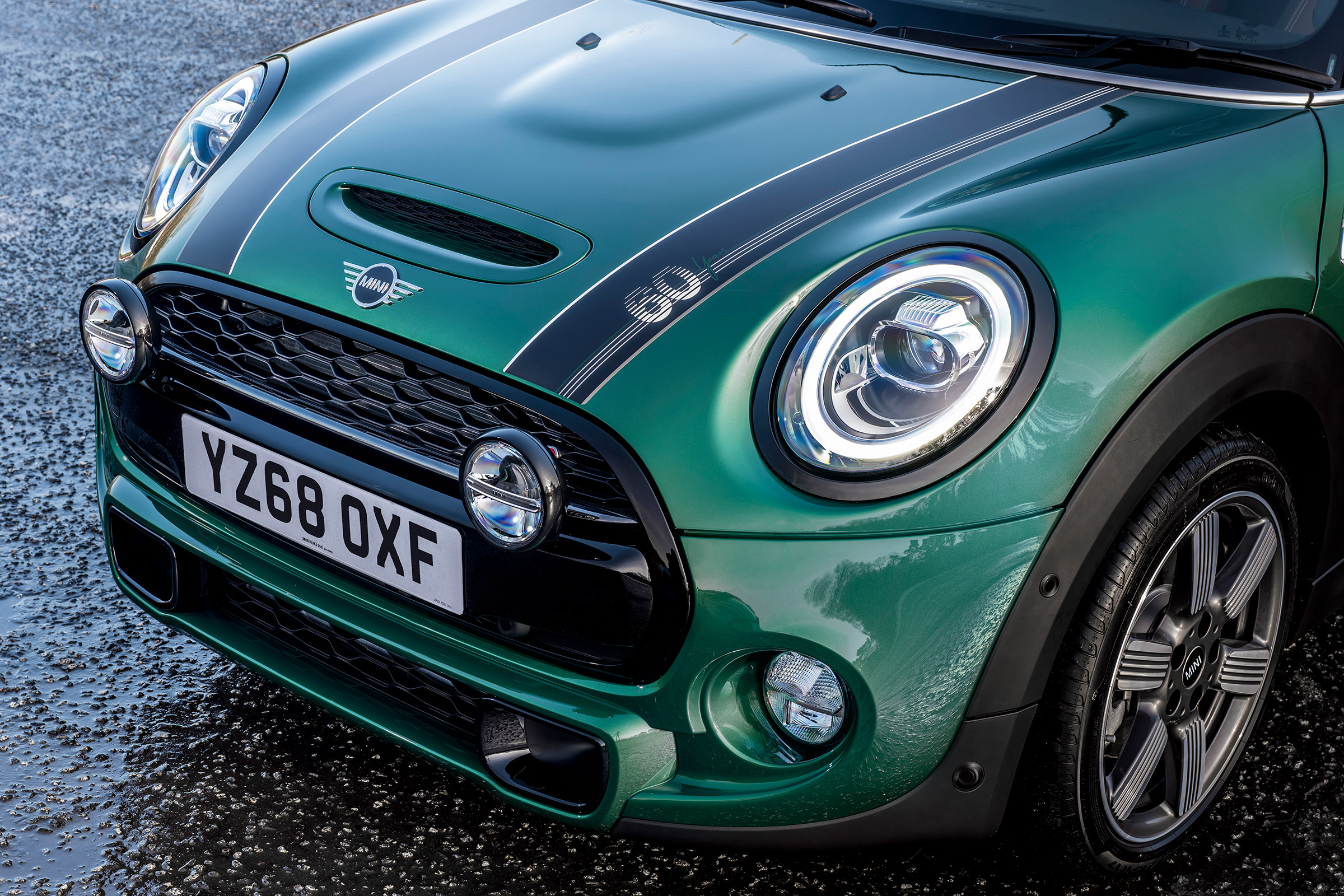 MINI Cooper S 60 Years Edition - bonnet