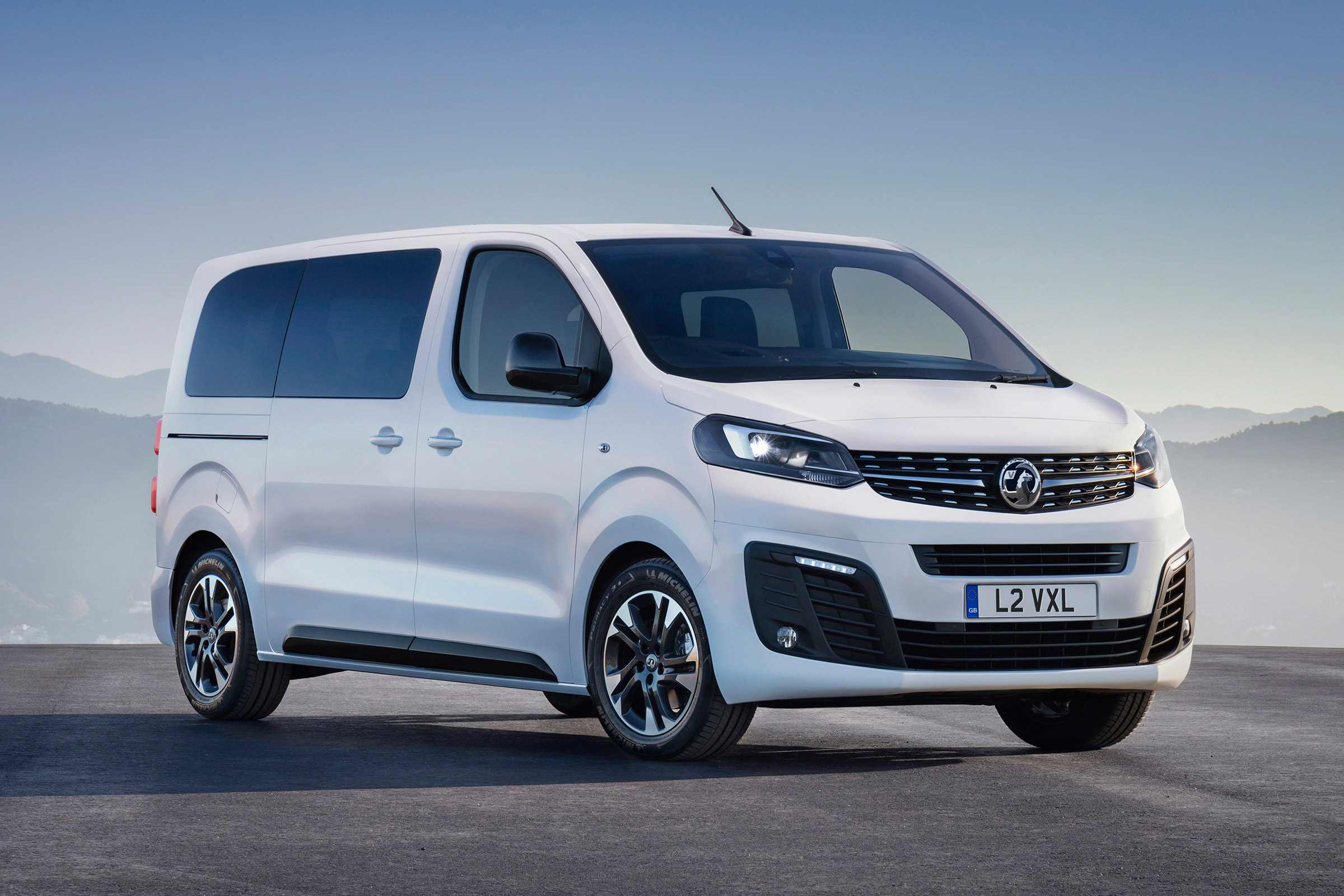 Vauxhall Vivaro Life - front/side